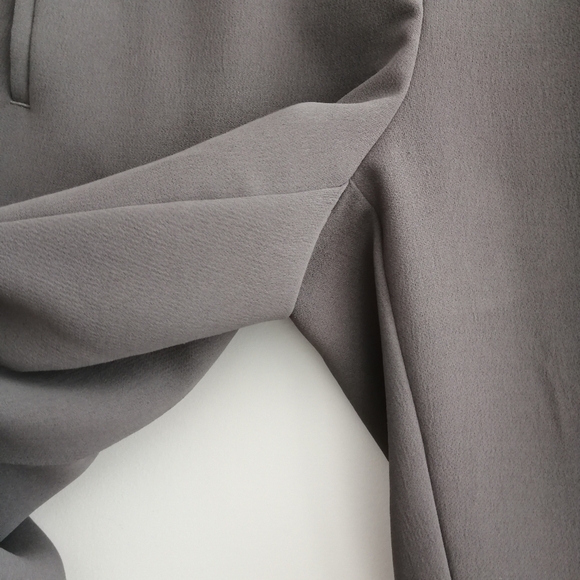 Aritzia Wilfred Darontal Crepe Ankle Trousers Gray 8 - Picture 7 of 16